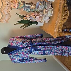 Vintage Shadowline Floral nylon robe